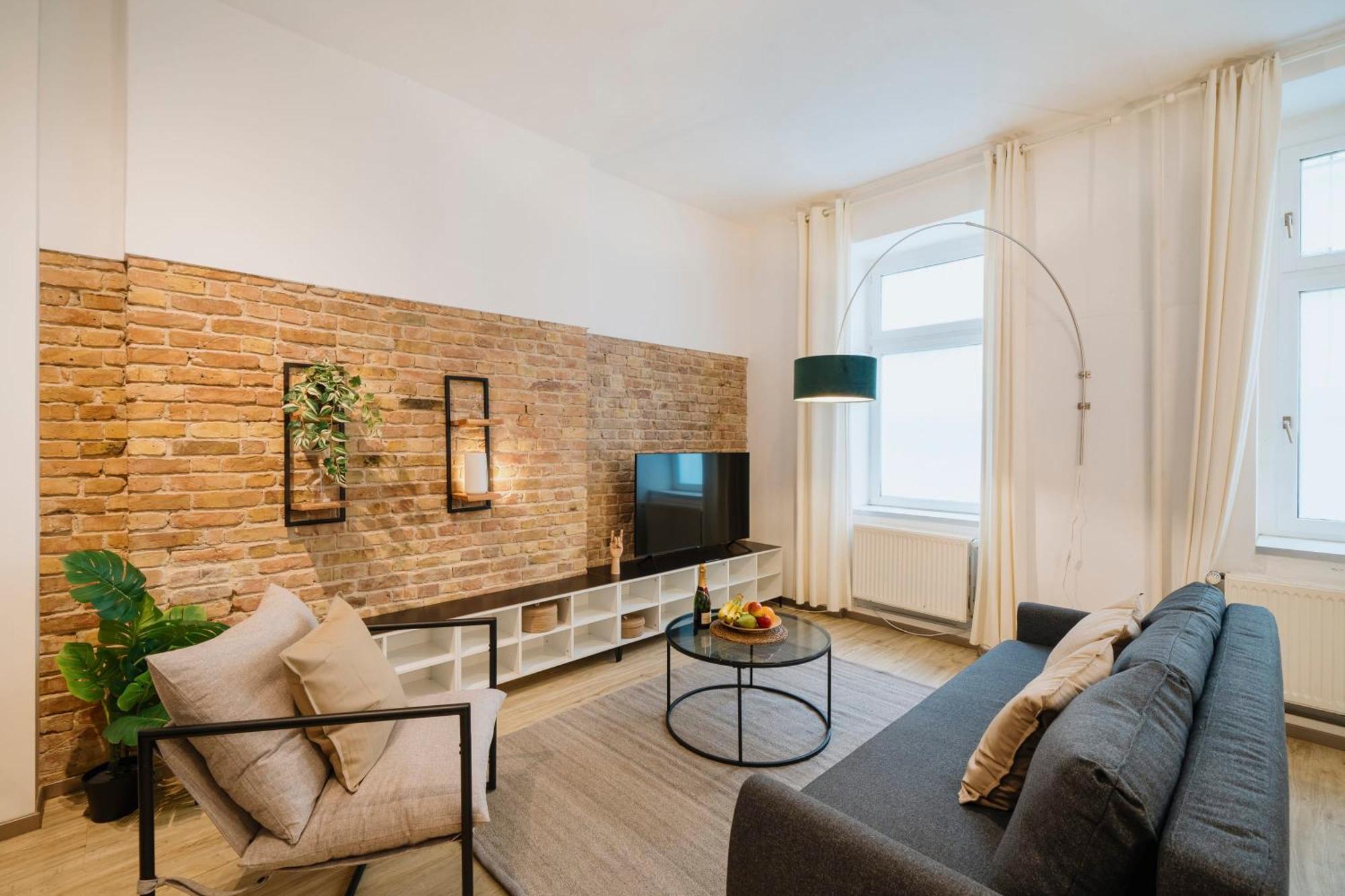 Appartement Homely - Quiet, Large Living Area, Courtyard I Supermarket