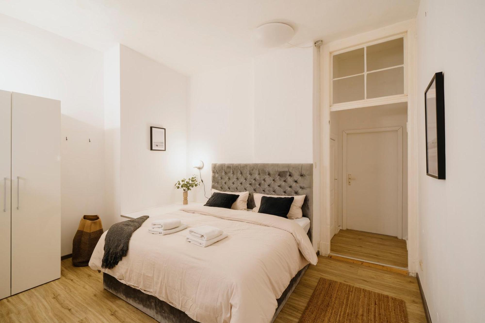 Appartement Homely - Quiet, Large Living Area, Courtyard I Supermarket